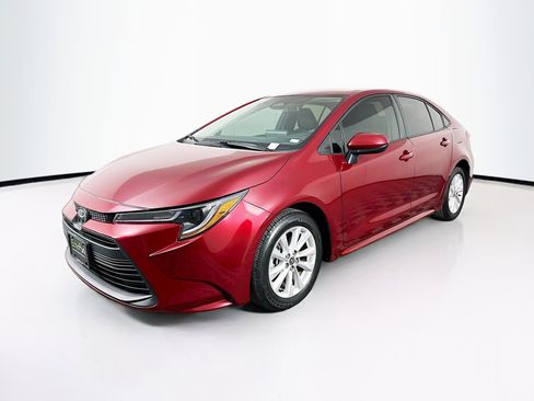 Used 2024 Toyota Corolla LE w/ LE Convenience Package image 3