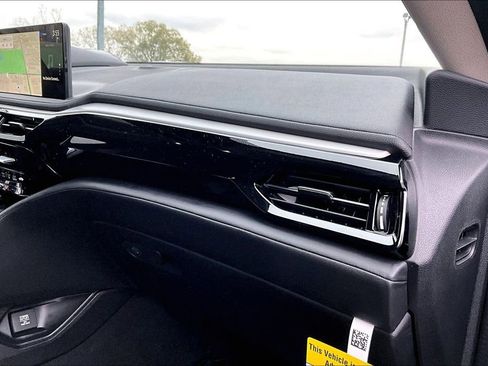 Used 2025 Acura MDX SH-AWD image 21