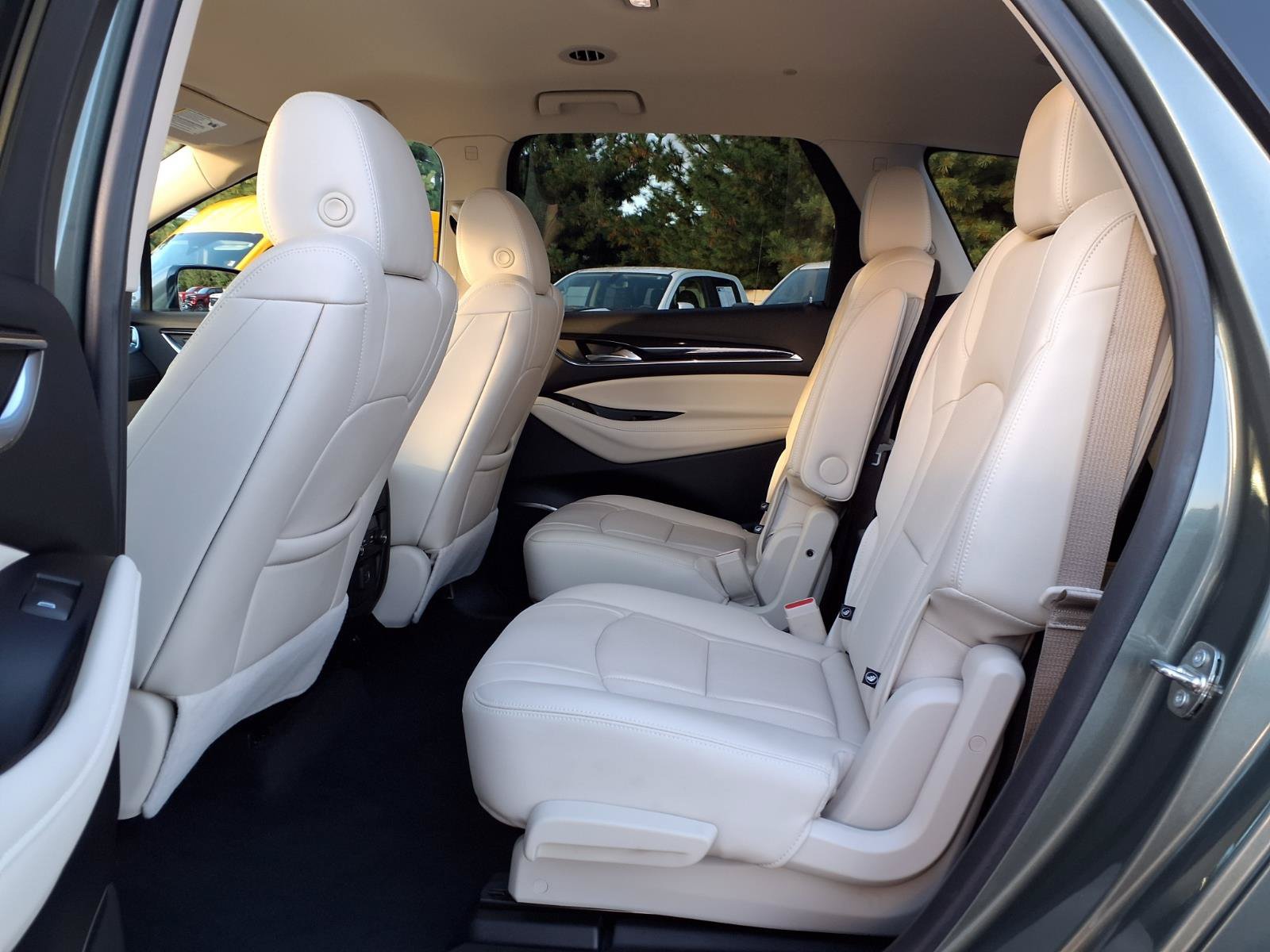 Used 2023 Buick Enclave Essence AWD/4WD image 22