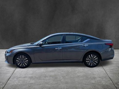 Used 2025 Nissan Altima 2.5 SV image 7