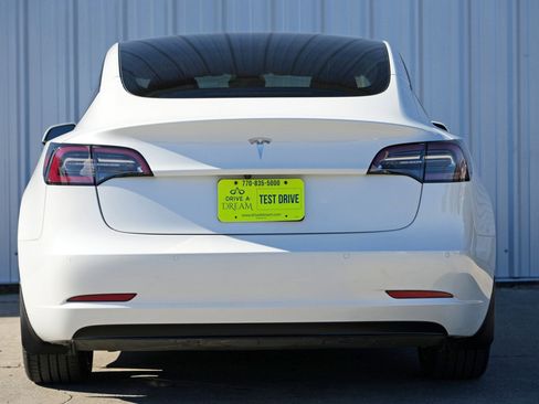 Used 2021 Tesla Model 3 Standard Range Plus image 11