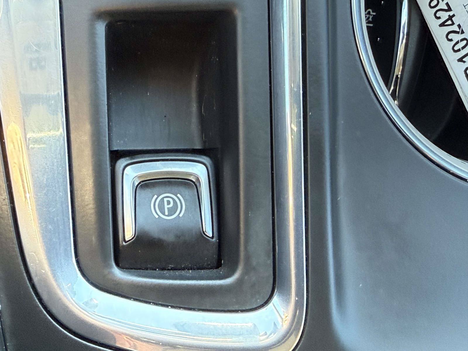 Used 2023 Chevrolet Equinox LT AWD/4WD image 24