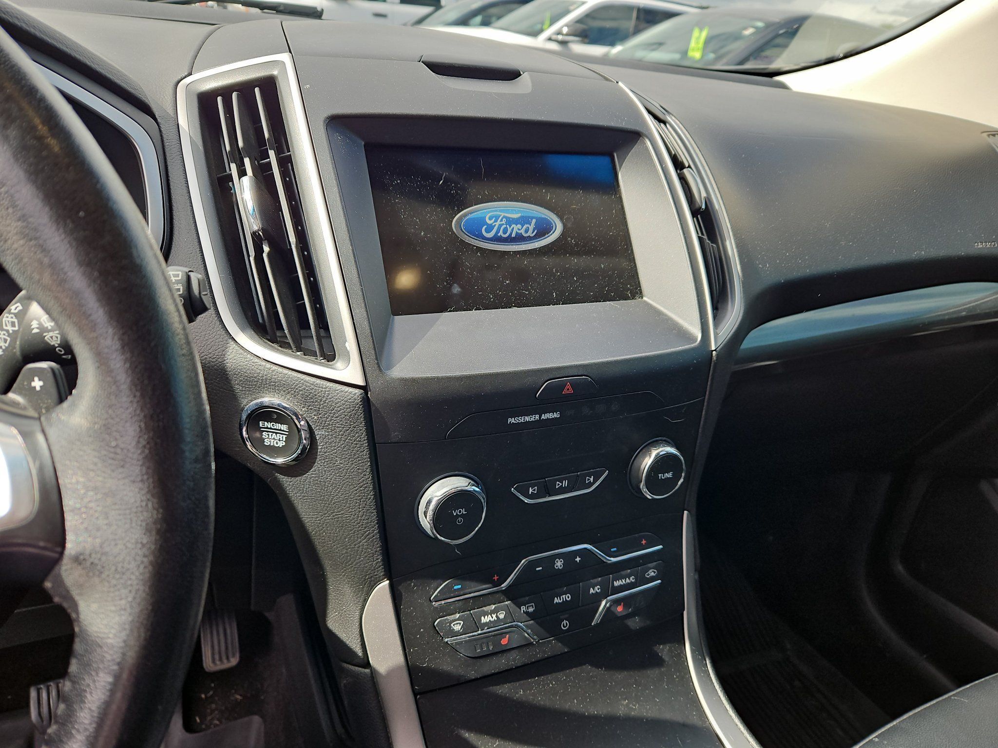 Used 2019 Ford Edge SEL AWD/4WD image 12