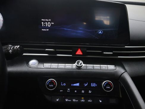 Used 2023 Hyundai Elantra SEL w/ Convenience Package FWD image 22