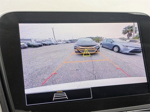 Used 2024 Chevrolet Malibu LT image 21