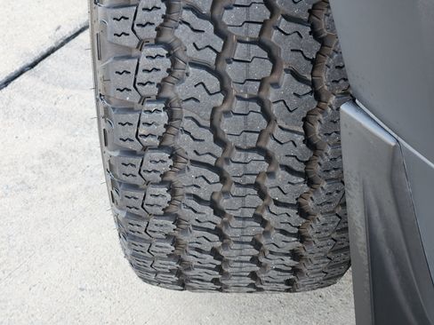 Certified 2025 Land Rover Defender 90 S image 12