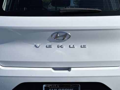 Used 2025 Hyundai Venue SEL FWD image 47