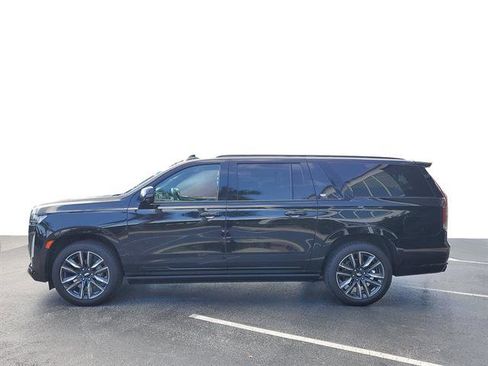 Certified 2022 Cadillac Escalade ESV Sport w/ Touring Package AWD/4WD image 2
