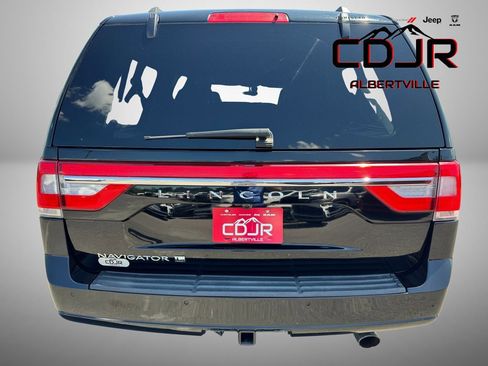 Used 2017 Lincoln Navigator L Reserve image 6