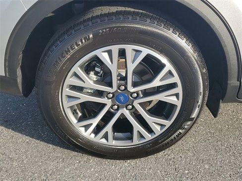 Used 2020 Ford Escape SEL image 5