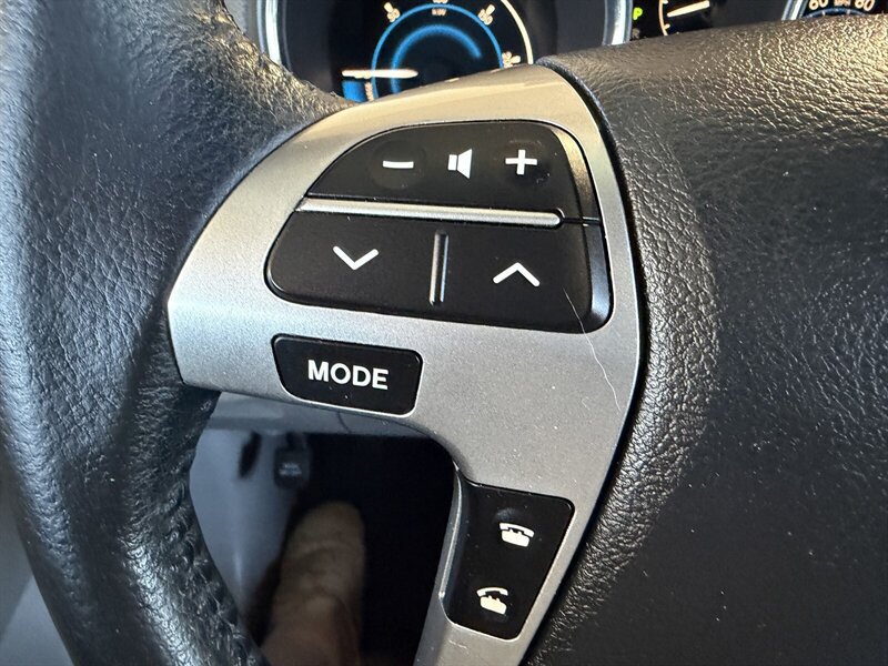 Used 2012 Toyota Highlander Limited AWD/4WD image 26