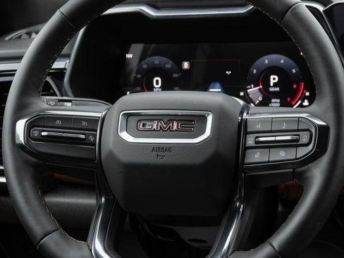 Used 2026 GMC Canyon AT4 w/ AT4 Premium Package AWD/4WD image 32