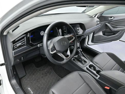 Used 2023 Volkswagen Jetta SE image 16