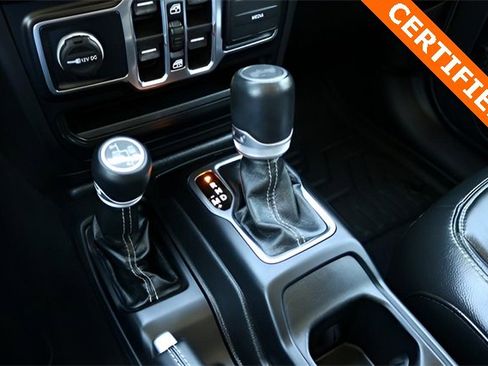 Used 2022 Jeep Wrangler Unlimited Sahara image 24