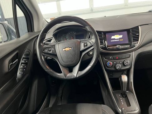 Used 2018 Chevrolet Trax LT AWD/4WD image 8