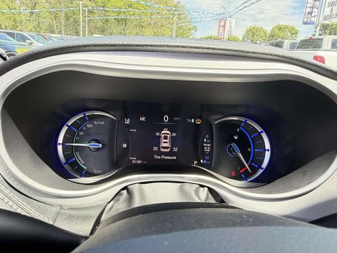 Used 2024 Chrysler Pacifica Limited FWD image 36
