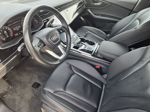 Used 2019 Audi Q8 Premium w/ Convenience Package AWD/4WD image 2