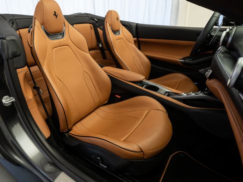 Certified 2019 Ferrari Portofino image 15