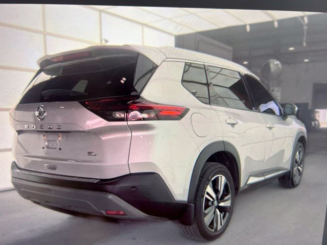 Used 2021 Nissan Rogue SL FWD image 2