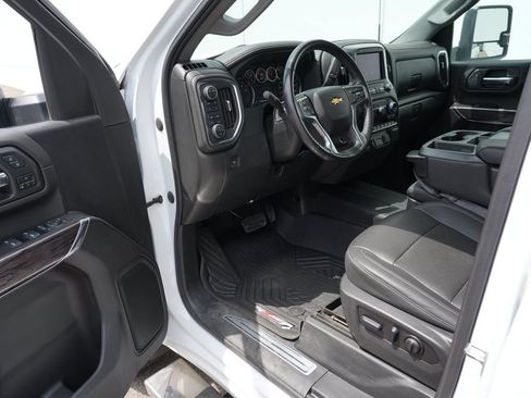 Used 2022 Chevrolet Silverado 3500 LTZ AWD/4WD image 13