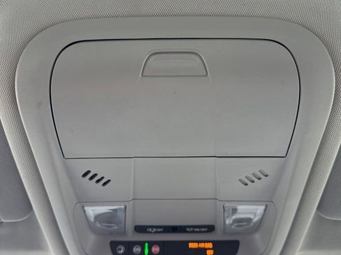 Used 2018 Chevrolet Equinox LS image 18