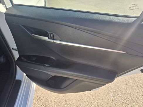 Used 2025 Toyota Camry SE image 13