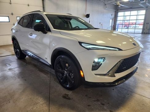 Certified 2025 Buick Envision Sport Touring image 6