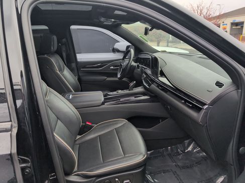 Used 2022 Cadillac Escalade ESV Sport w/ Touring Package image 19