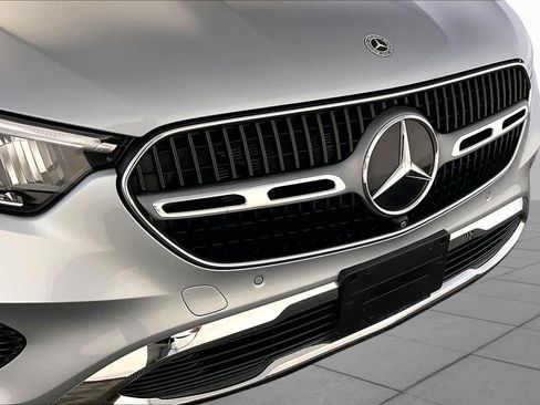 Used 2026 Mercedes-Benz GLC 300 4MATIC image 32