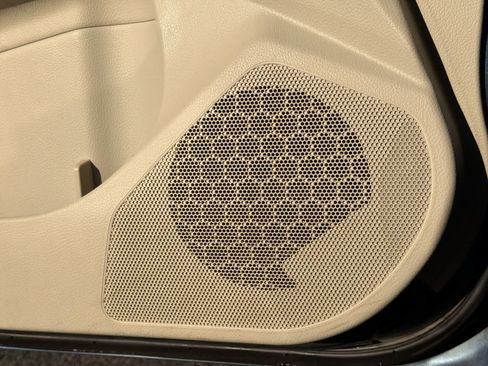 Used 2015 Subaru Crosstrek Touring image 31