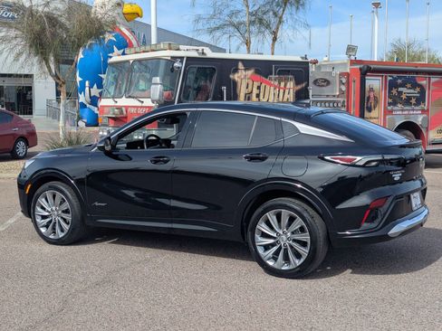 Used 2024 Buick Envista Avenir image 3