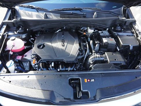 Used 2025 Kia Sportage EX image 21