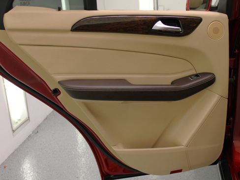 Used 2016 Mercedes-Benz GLE 350 4MATIC 4dr GLE 350 w/ Parking Assist Package image 41