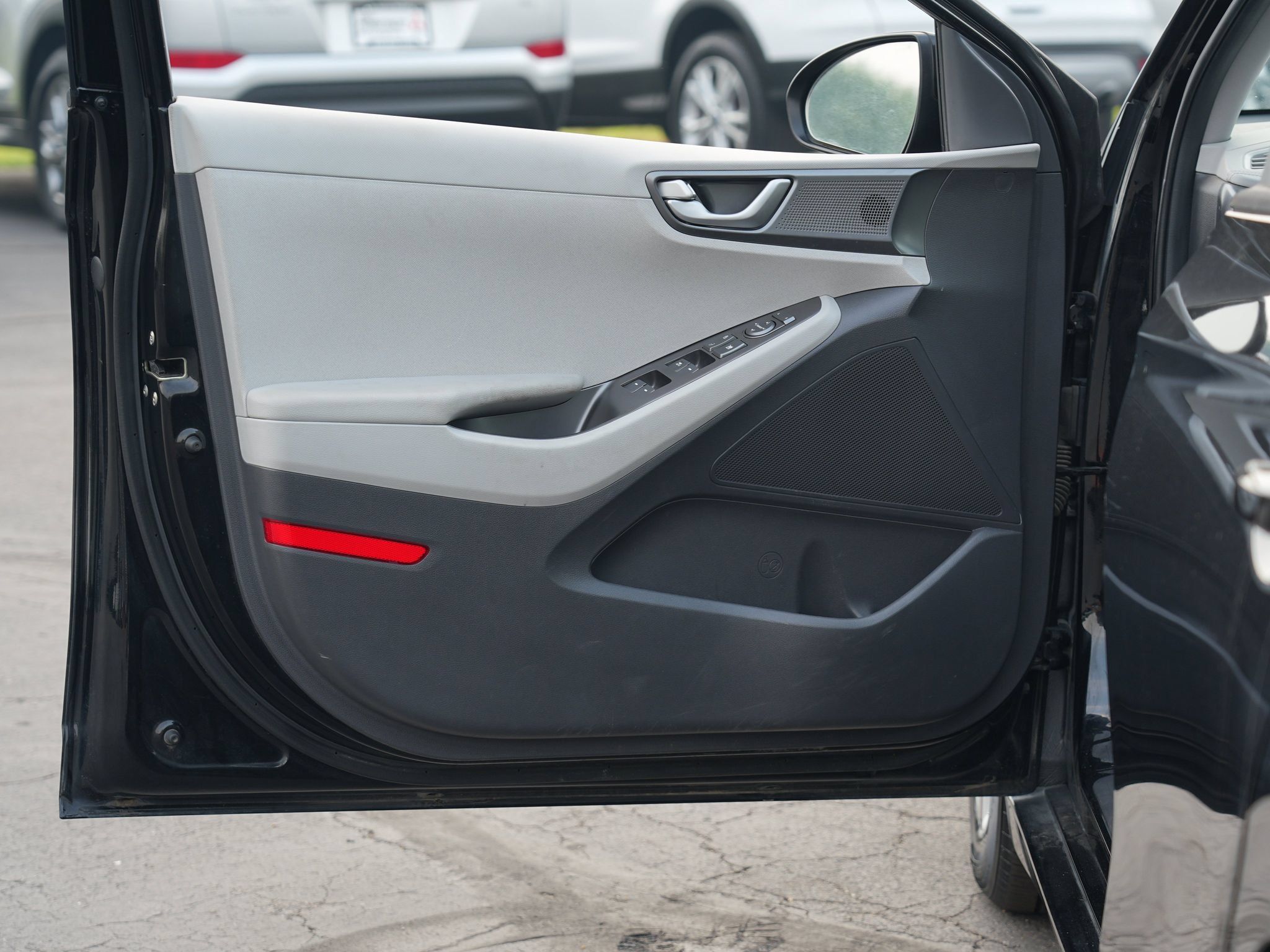 Used 2020 Hyundai Ioniq Blue FWD image 15