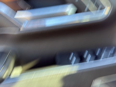 Used 2024 GMC Sierra 1500 SLT image 16