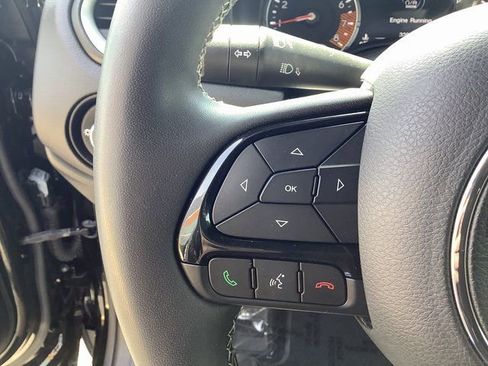 Used 2021 Jeep Renegade Latitude w/ Luxury Group II image 13