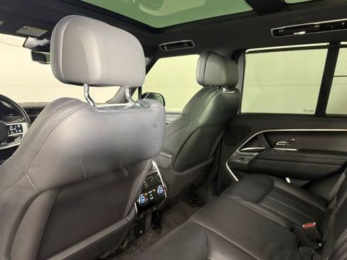 Used 2023 Land Rover Range Rover SE image 25
