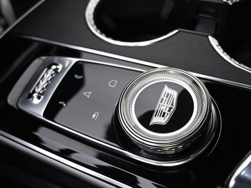Certified 2024 Cadillac Lyriq Luxury AWD/4WD image 32