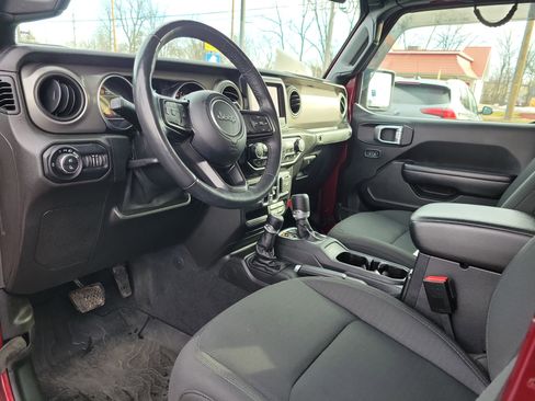 Used 2021 Jeep Gladiator Willys image 19