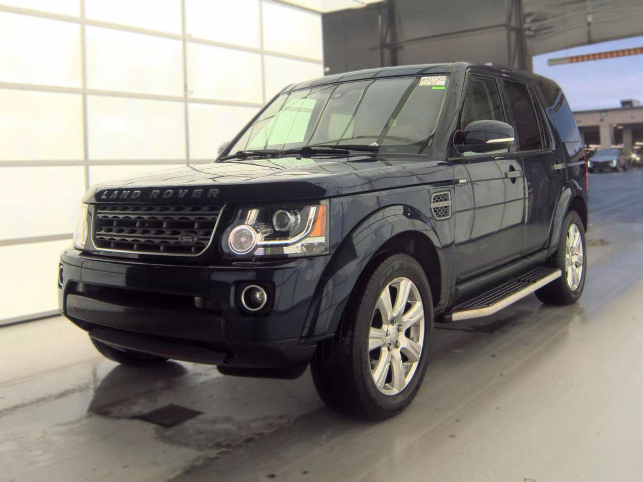 Used 2016 Land Rover LR4 HSE AWD/4WD image 1