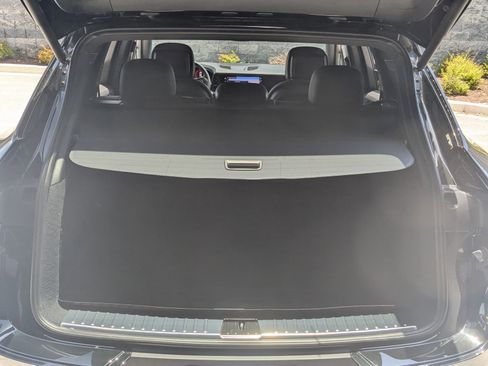 Used 2025 Porsche Cayenne image 23