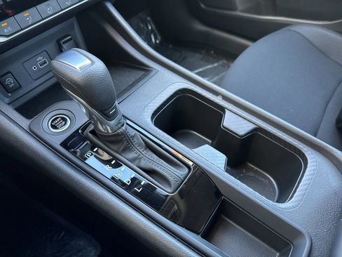 Used 2025 Nissan Sentra S image 16