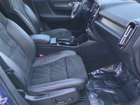 Used 2021 Volvo XC40 P8 Recharge w/ Advanced Package image 21