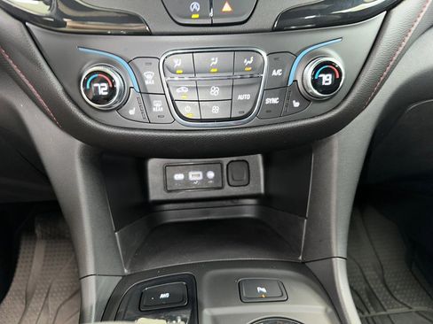 Certified 2022 Chevrolet Equinox RS w/ LPO, Floor Liner Package image 13