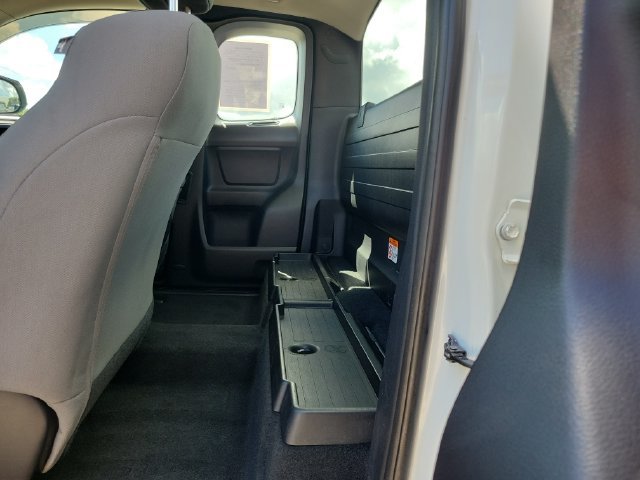 Used 2018 Toyota Tacoma SR AWD/4WD image 10