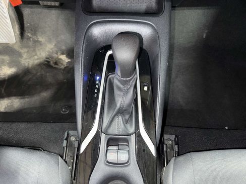 Used 2022 Toyota Corolla LE FWD image 29