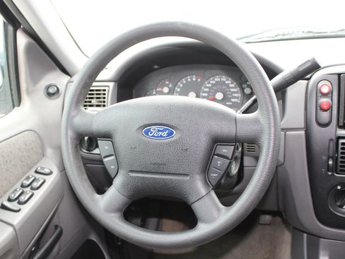 Used 2004 Ford Explorer XLS image 13