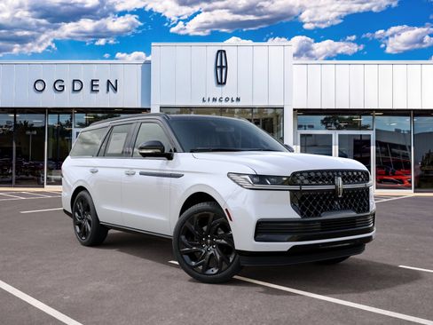 New 2027 Lincoln Navigator Black Label AWD/4WD image 4