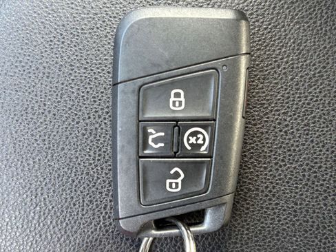 Used 2025 Volkswagen Jetta SE image 22