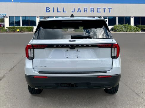 New 2026 Ford Explorer Active RWD image 5